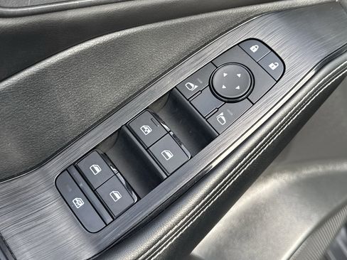 Used 2024 Nissan Rogue SV image 24