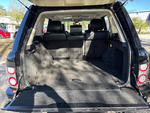Used 2010 Land Rover Range Rover HSE image 28