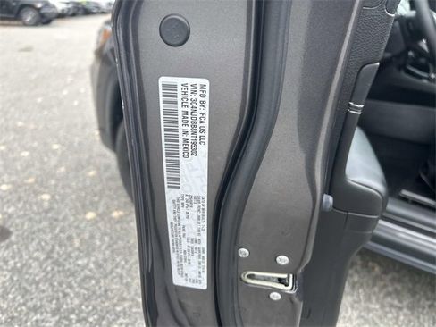 Used 2022 Jeep Compass Altitude image 32