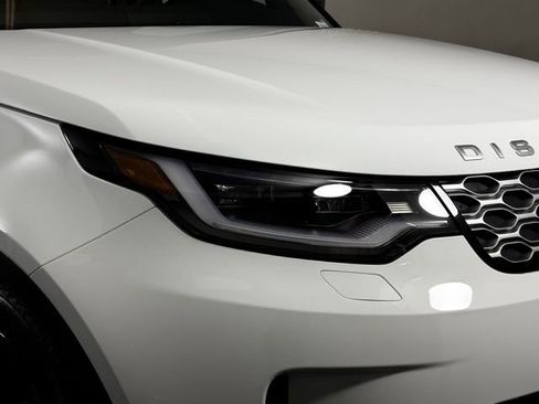 New 2026 Land Rover Discovery S image 15