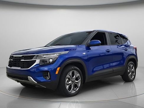 Used 2024 Kia Seltos LX AWD/4WD image 9