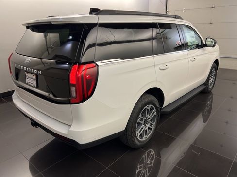 New 2025 Ford Expedition Active image 6