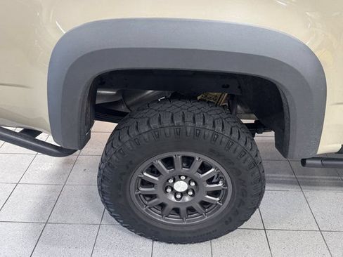 Used 2022 Chevrolet Colorado ZR2 w/ Colorado ZR2 Bison Edition AWD/4WD image 12