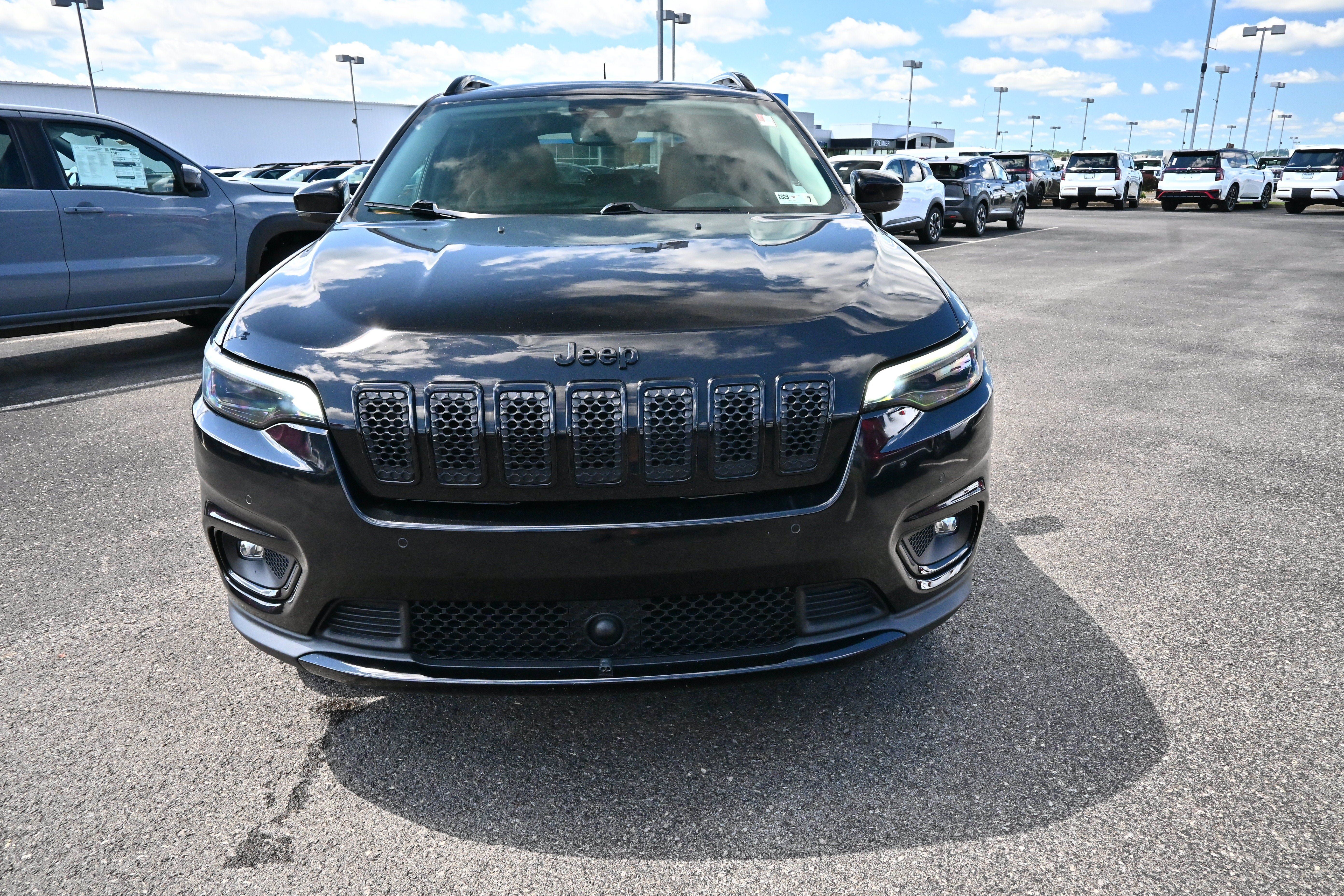 Used 2023 Jeep Cherokee Altitude Lux AWD/4WD image 3