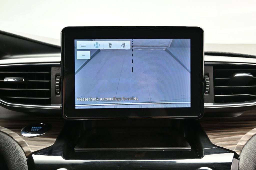 Used 2023 Ford Explorer Limited AWD/4WD image 31