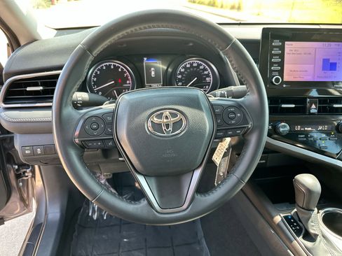 Used 2024 Toyota Camry SE image 14