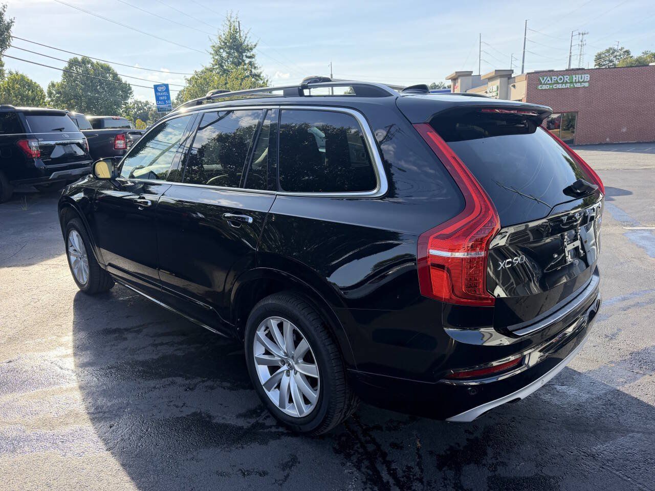 Used 2016 Volvo XC90 T6 Momentum w/ Momentum Plus Package AWD/4WD image 6