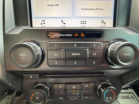 Used 2018 Ford F150 XLT w/ Equipment Group 302A Luxury AWD/4WD image 22