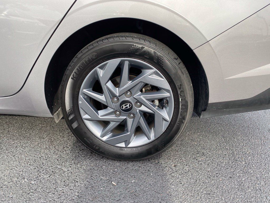 Certified 2025 Hyundai Elantra Hybrid FWD image 9