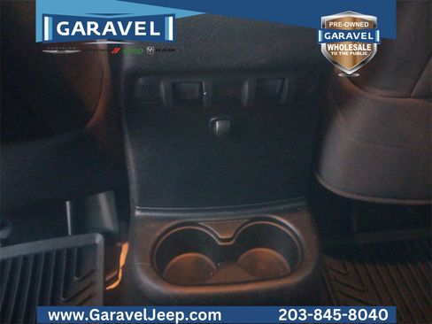 Used 2016 Jeep Wrangler Unlimited Sahara w/ Connectivity Group image 9