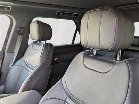 Used 2024 Land Rover Range Rover Sport SE image 14