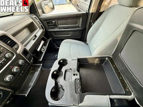 Used 2017 RAM 1500 Express RWD image 31