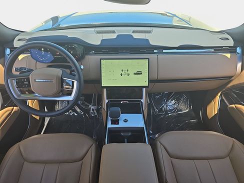 Certified 2026 Land Rover Range Rover Long Wheelbase SE AWD/4WD image 9