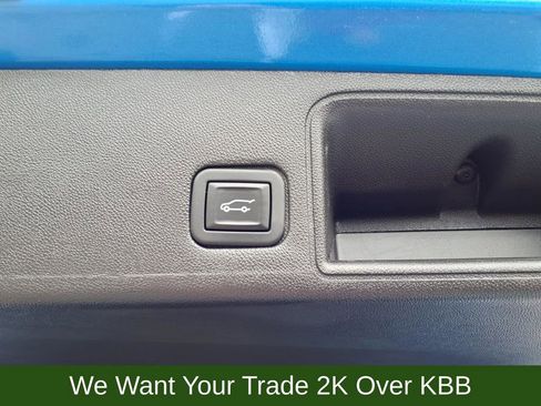 Used 2024 GMC Terrain SLE w/ Driver Convenience Package image 27