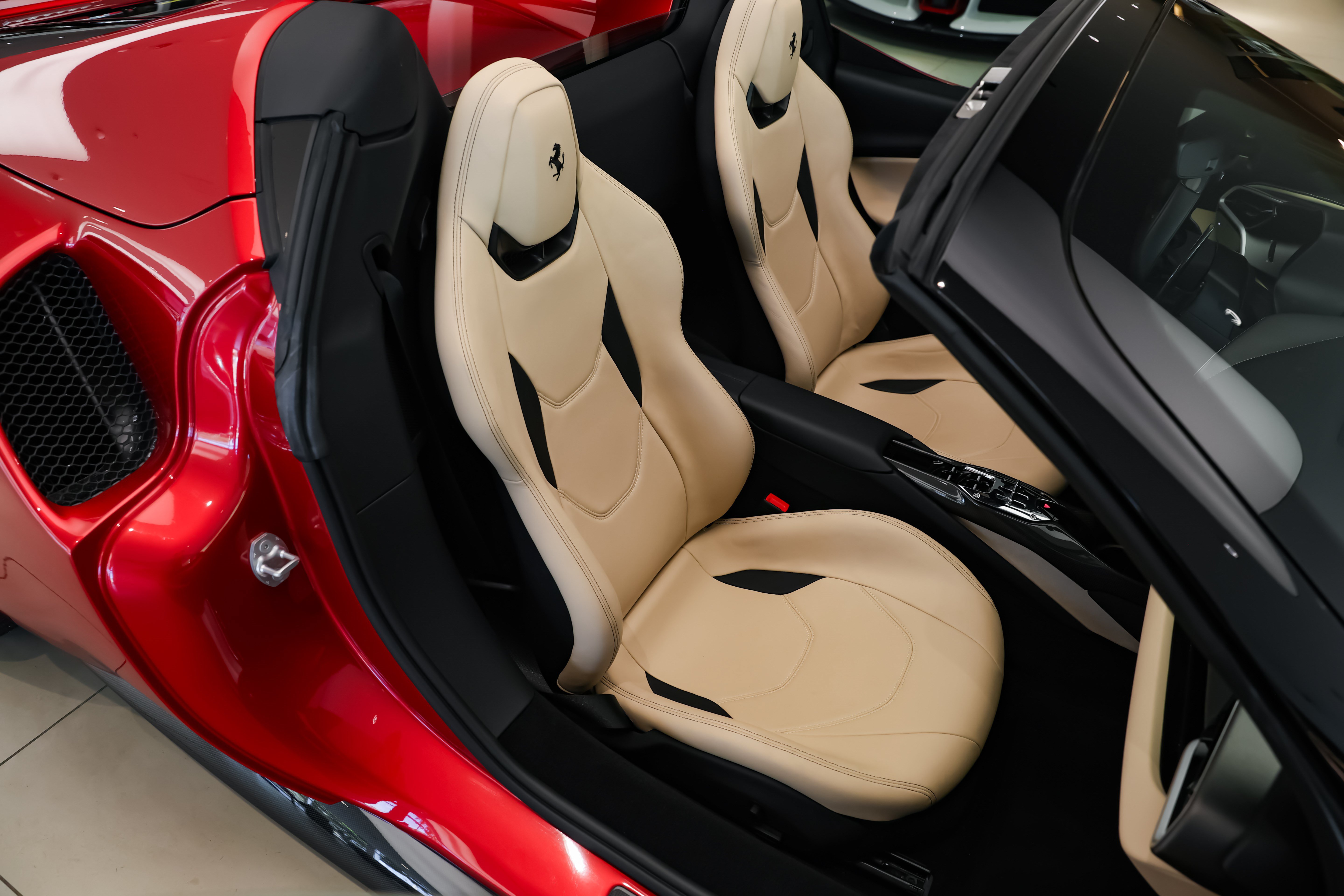 Used 2024 Ferrari 296 GTS RWD image 38