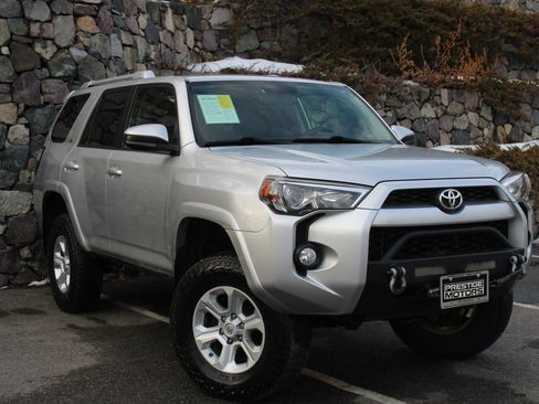 Used 2015 Toyota 4Runner SR5 image 4