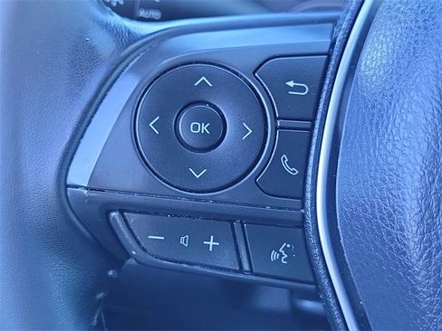 Used 2020 Toyota Camry SE image 8