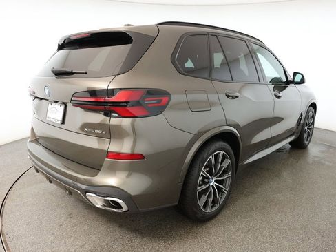 Used 2024 BMW X5 xDrive50e w/ M Sport Package image 4