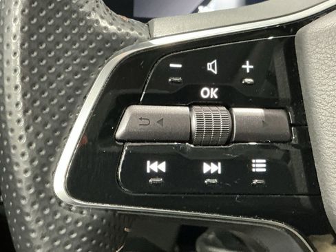 Used 2023 Nissan Ariya FWD image 10