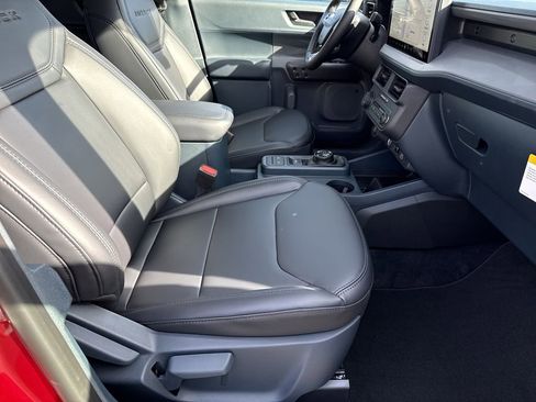 New 2026 Ford Maverick Lariat w/ Black Appearance Package image 14