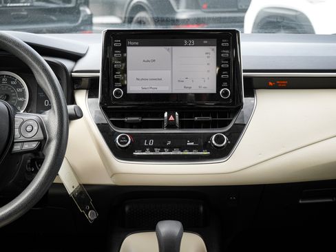 Used 2020 Toyota Corolla LE FWD image 30
