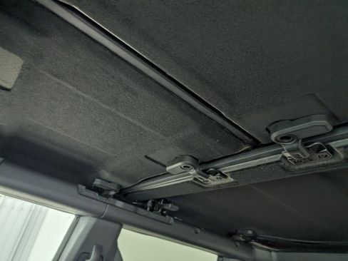 Used 2023 Ford Bronco Wildtrak image 29