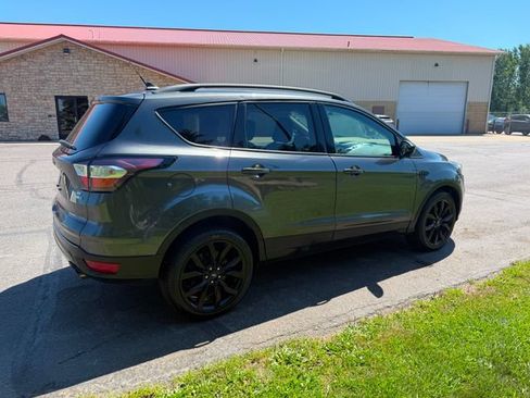 Used 2018 Ford Escape SE w/ SE Sport Appearance Package AWD/4WD image 4