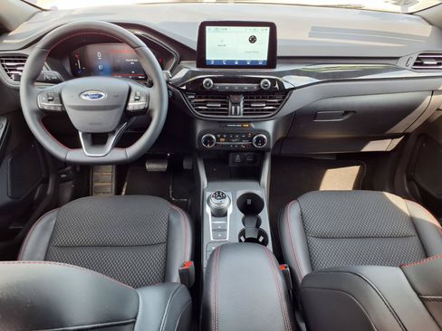 Used 2025 Ford Escape ST-Line w/ Cold Weather Package AWD/4WD image 13