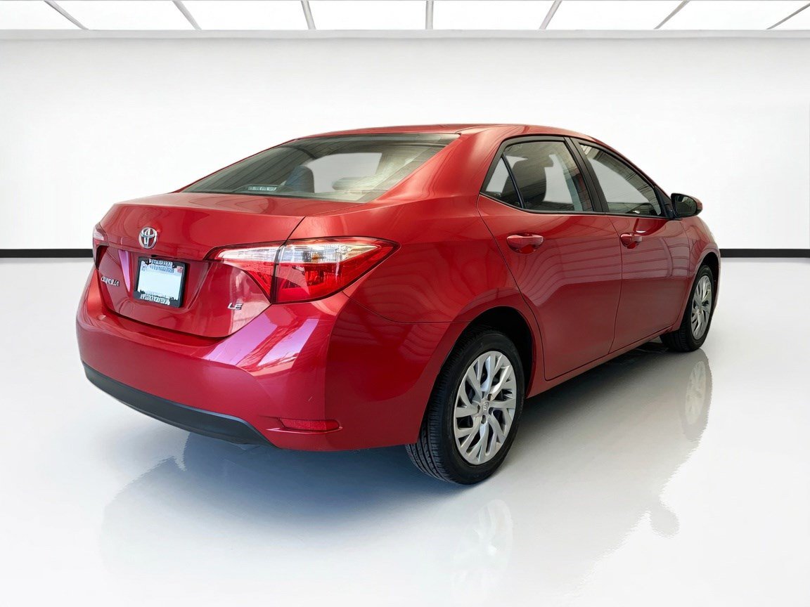 Used 2017 Toyota Corolla LE FWD image 4