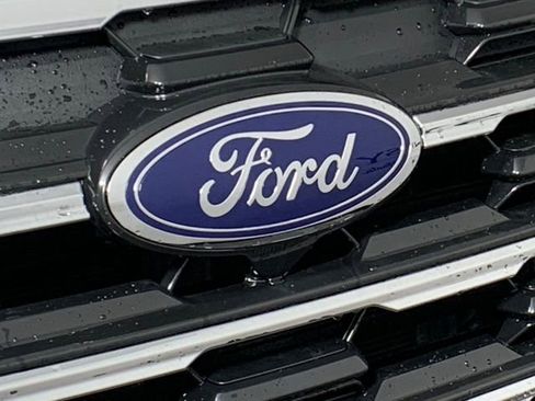 Used 2025 Ford Explorer Active image 12