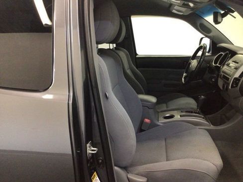Used 2011 Toyota Tacoma 4x4 Access Cab V6 w/ TRD Sport Pkg image 14