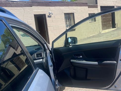 Used 2015 Subaru Crosstrek 2.0i Premium image 11