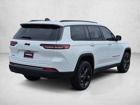 New 2026 Jeep Grand Cherokee L Limited AWD/4WD image 2