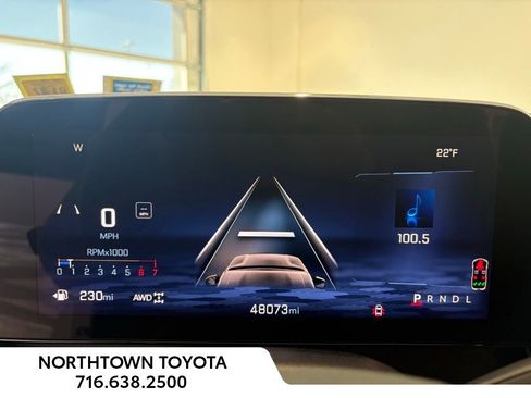 Used 2024 Chevrolet Traverse LT image 9