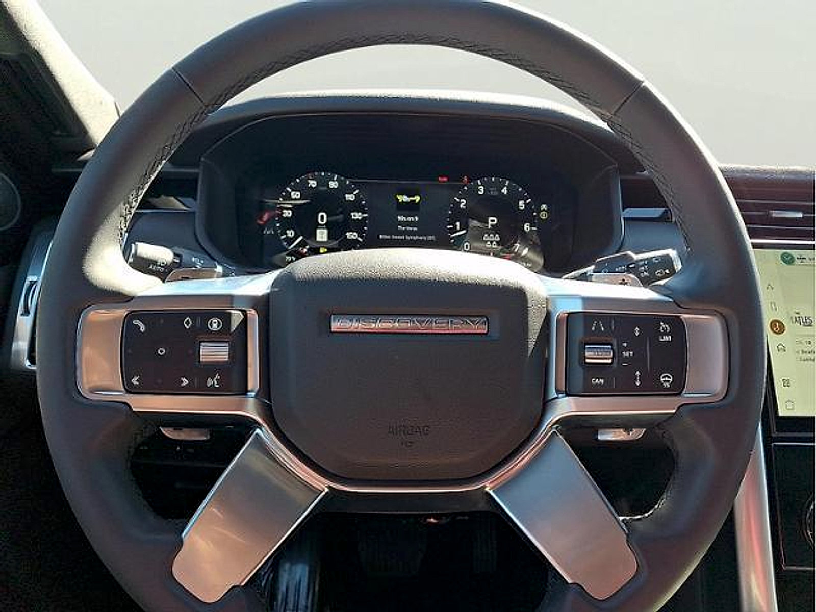 Used 2025 Land Rover Discovery S AWD/4WD image 23