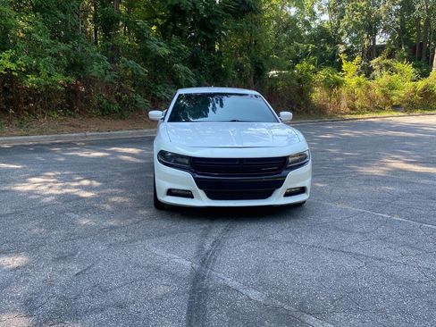 Used 2018 Dodge Charger R/T RWD image 2