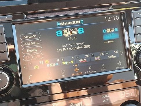 Used 2018 Nissan Rogue SL w/ Premium Package image 18