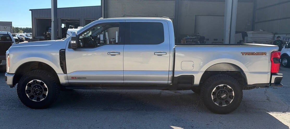 Used 2023 Ford F350 Lariat w/ Tremor Off-Road Package AWD/4WD image 1