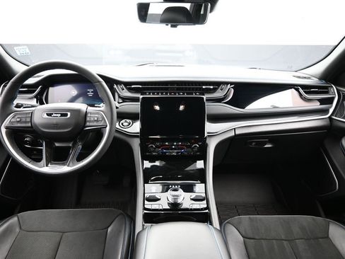 Used 2023 Jeep Grand Cherokee Trailhawk w/ Luxury Tech Group III image 23