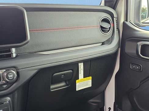 New 2026 Jeep Wrangler Unlimited Rubicon w/ Safety Group image 19