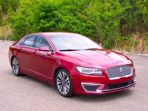 Used 2017 Lincoln MKZ Reserve w/ Luxury Package FWD image 3