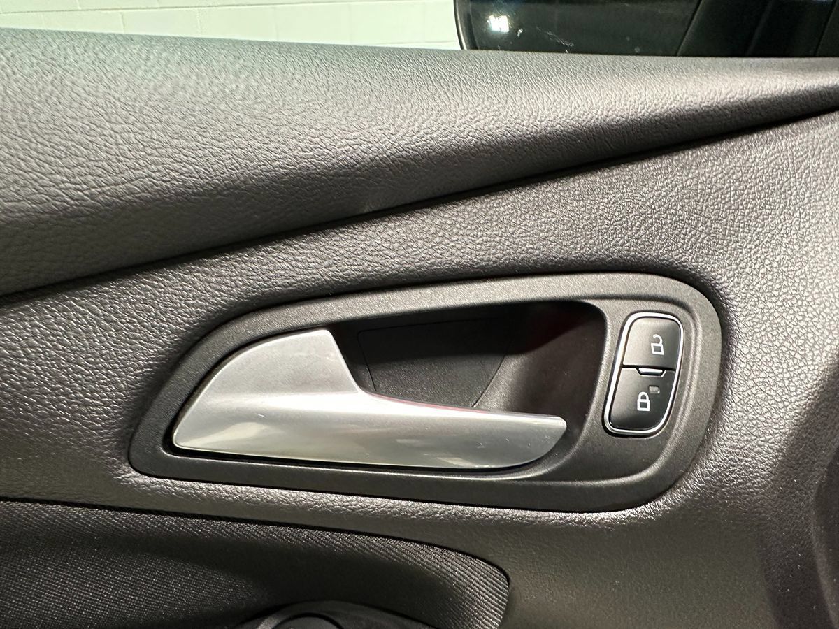 Used 2015 Ford Focus ST w/ Equipment Group 402A FWD image 24