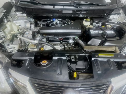 Used 2017 Nissan Rogue SL image 32