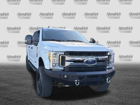 Used 2019 Ford F250 XLT w/ XLT Value Package image 11