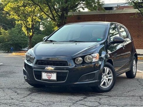Used 2015 Chevrolet Sonic LT FWD image 5