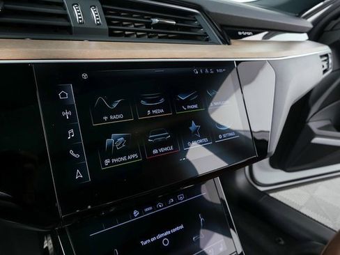 Used 2024 Audi Q8 e-tron Premium Plus image 13