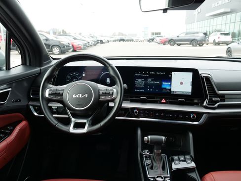 Used 2023 Kia Sportage SX image 18