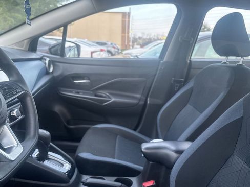 Used 2025 Nissan Versa SV w/ Trunk Package image 9