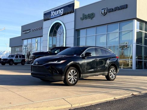 Used 2023 Toyota Venza LE image 13