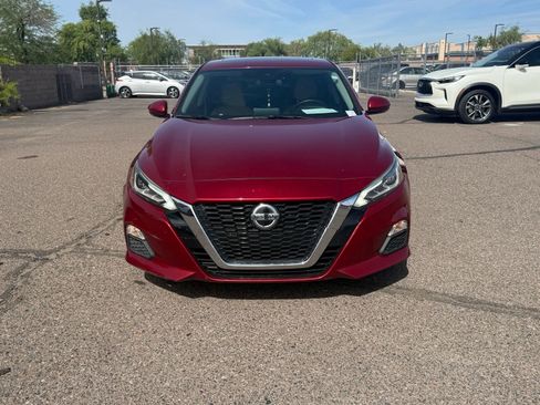 Used 2021 Nissan Altima 2.5 SV w/ SV Premium Package FWD image 2